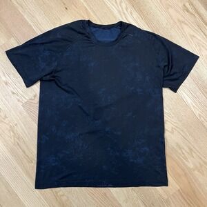 Lululemon Shirt Metal Vent Tech Men's XL Blue Camo Performance Short Sleeve
